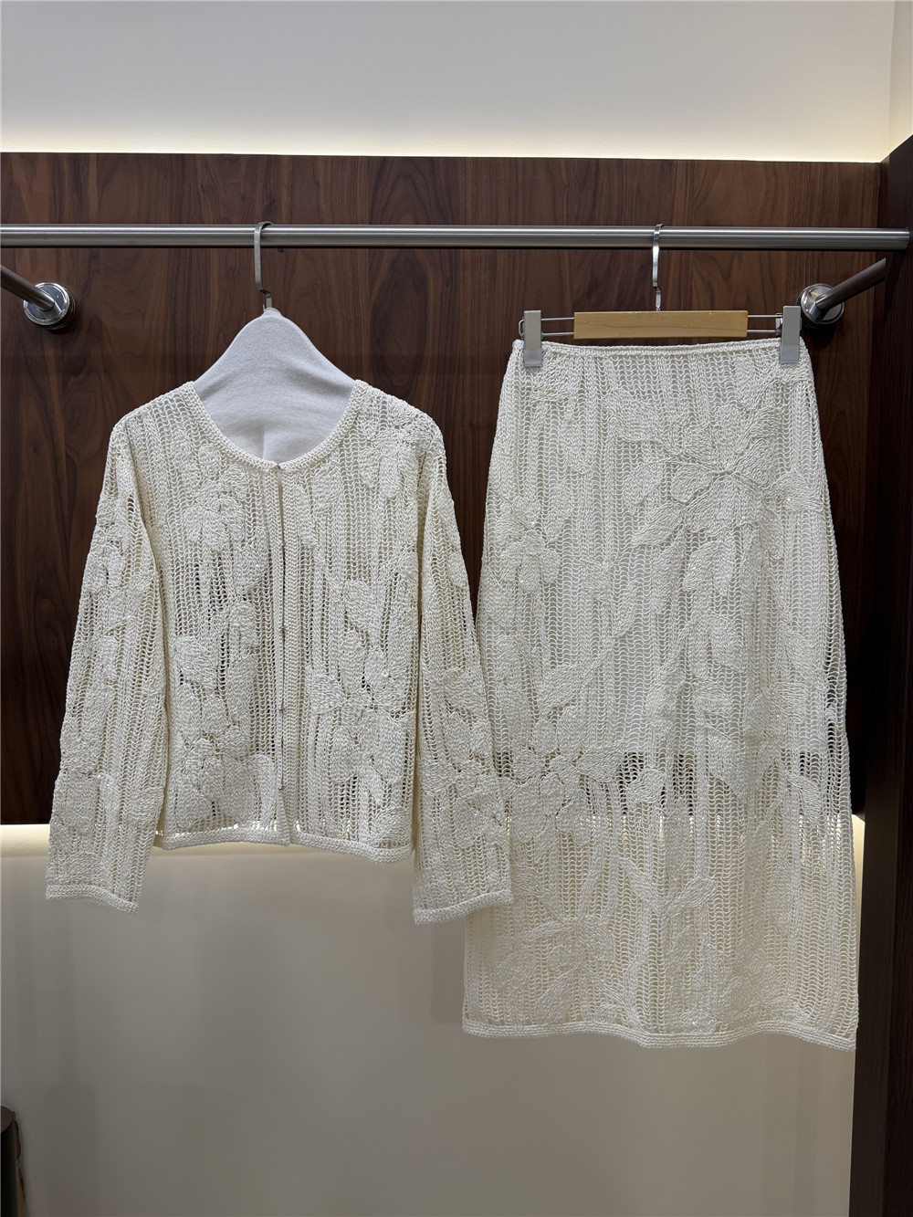 Embroidery Cardigan - Женский ажурный вязаный комплект с вышивкой: