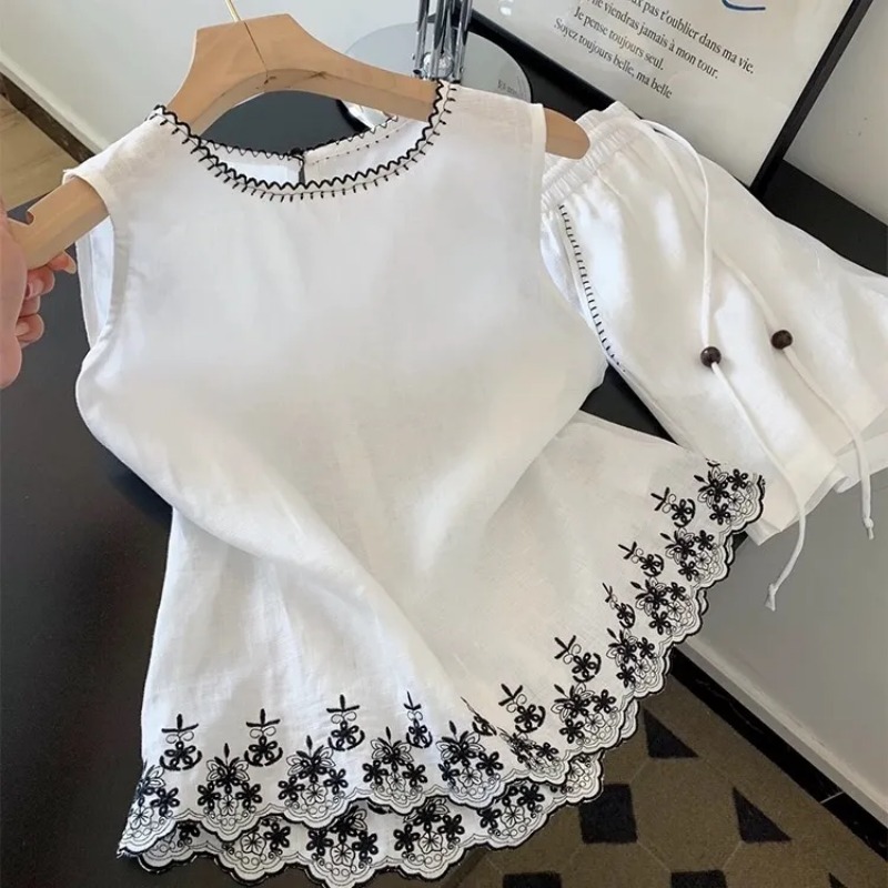 Простой стиль Old Money из хло – обзор и цена Embroidery Uniform