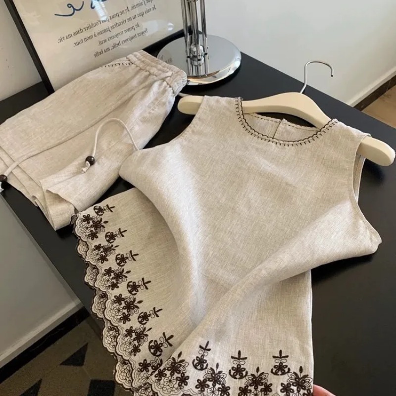Простой стиль Old Money из хло – обзор и цена Embroidery Uniform