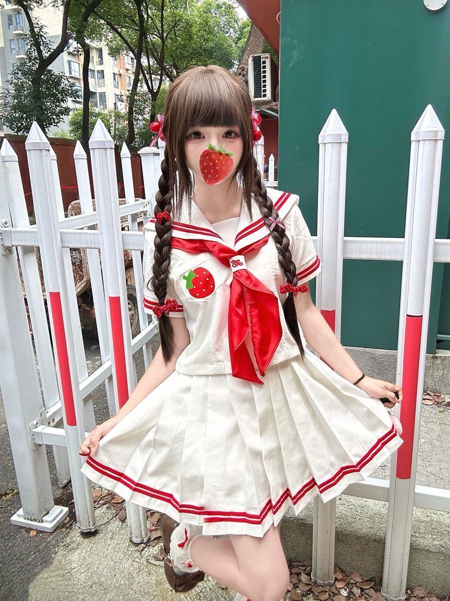 Милый комплект женской одежды  – обзор и цена Embroidery Uniform