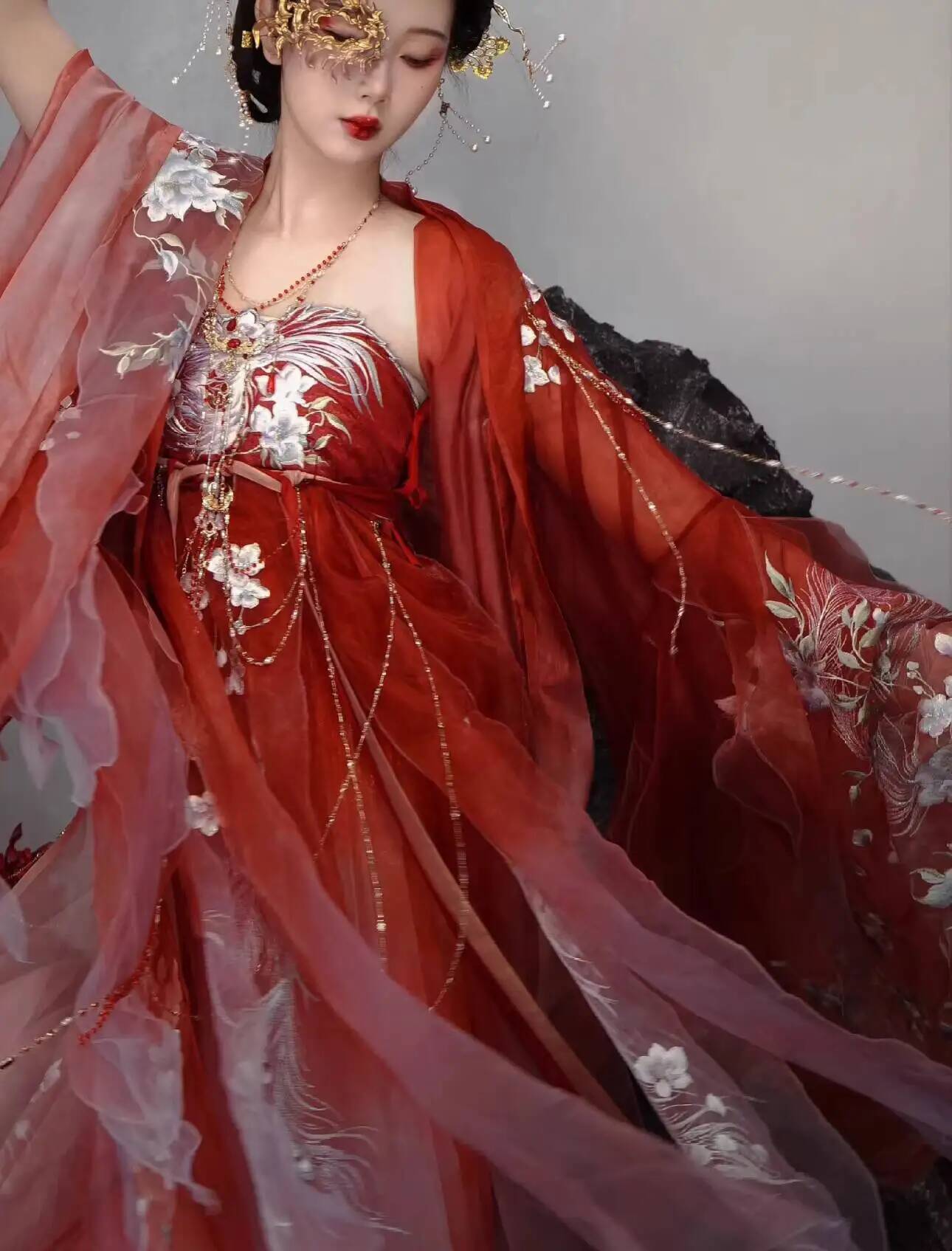 Женское роскошное платье Hezi  – обзор и цена Embroidery Dress